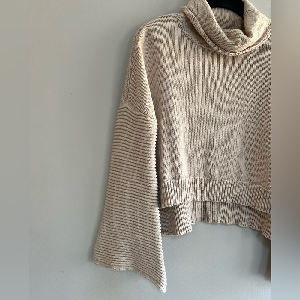 7115 by Szeki Cotton Cowl Neck Bell Sleeve Cropped Sweater in Cream, XS - Picture 4 of 9